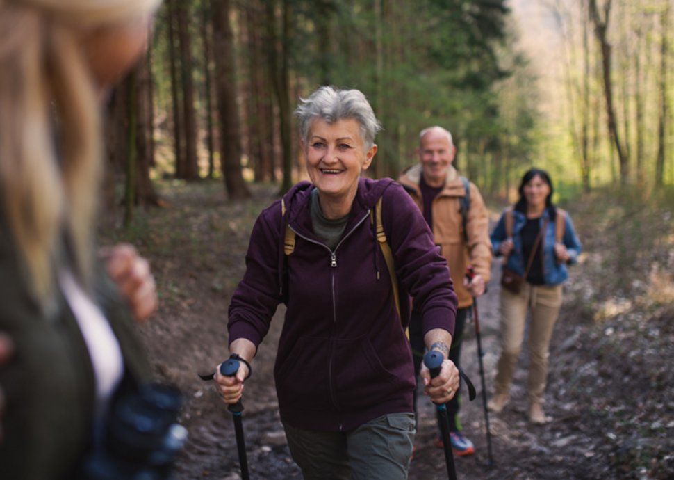 So wandern Sie sorgenfrei - Tipps für Senioren So wandern Sie sorgenfrei - Tipps für Senioren