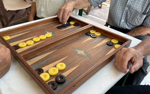 Backgammon: Ein Klassiker des Strategiespiels