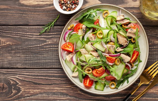 Schlank durch Salate: Drei Rezepte fürs Abnehmen