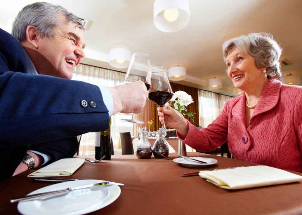 Wenn schon rauchen, dann mit einem Glas Wein