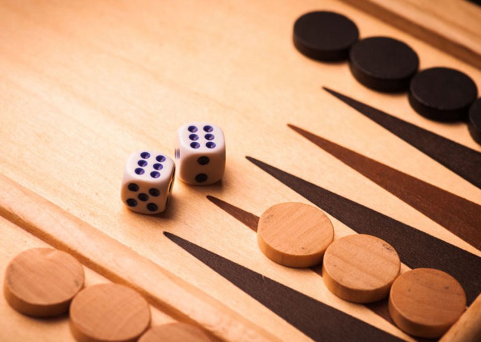 Brettspiele, Backgammon, Schach, Mühle