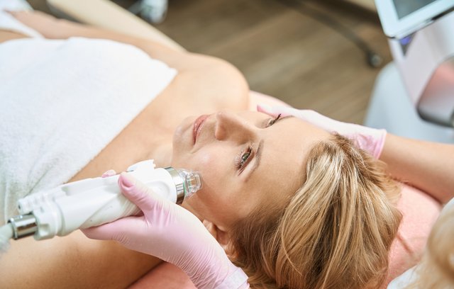 Hautverjüngung: Mehr Ausstrahlung ganz ohne OP