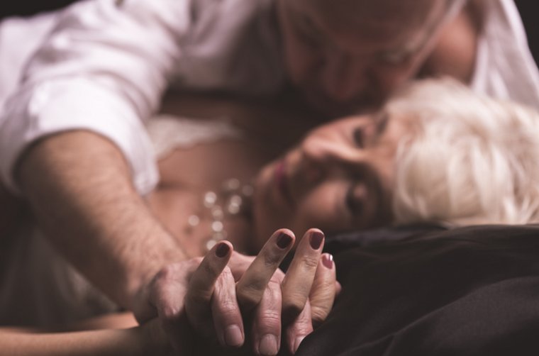 Erotik neu entdecken: Wie Begehren lebendig bleibt