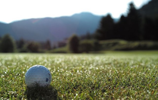Golf im Alter lernen: Worauf Sie achten sollen